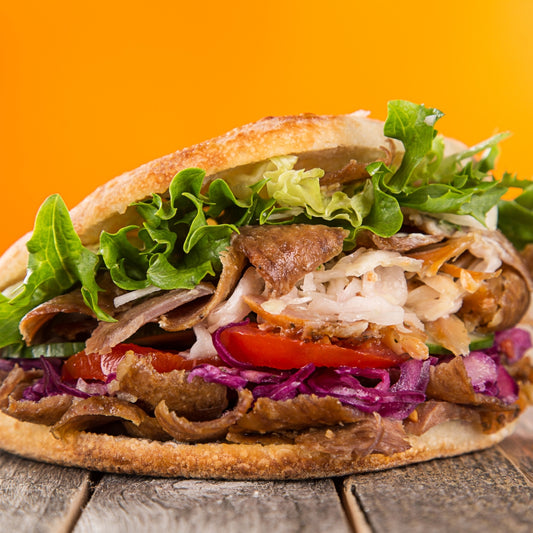 La storia del kebab: cos'è e quali sono le spezie utilizzate